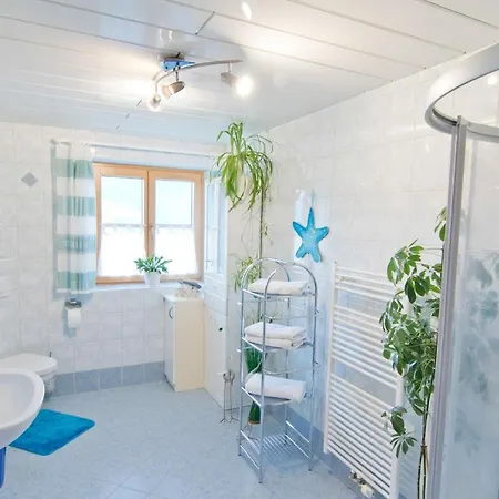 In With One-bedroom 1 Schlitters