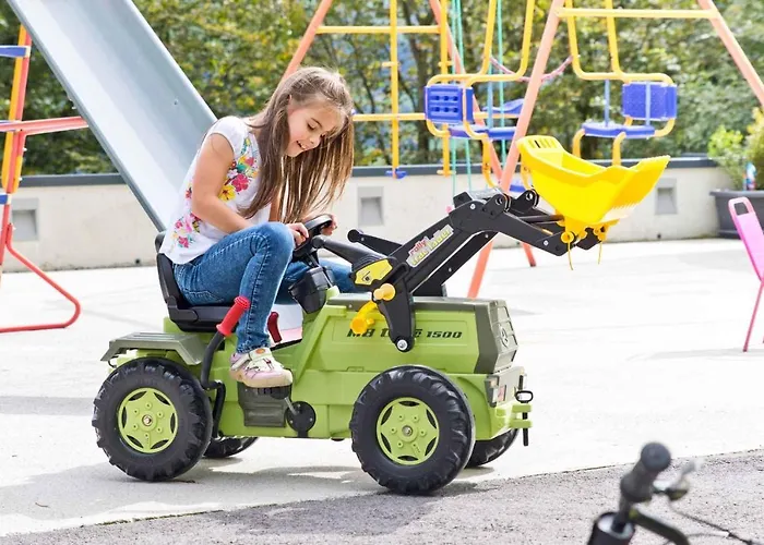 In With One-bedroom 1